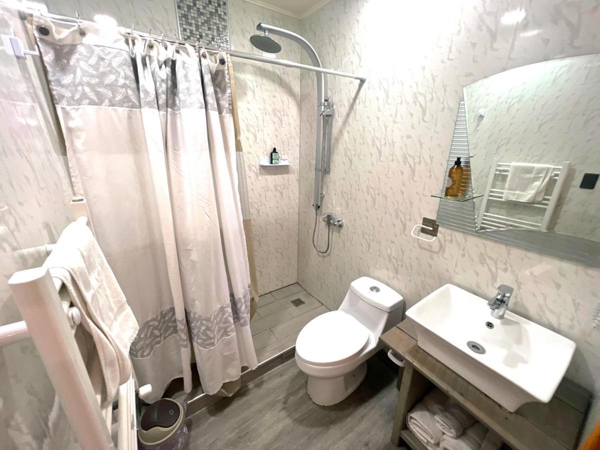 Ferienwohnung Incredible Downtown Duplex With Interior Backyard Punta Arenas Exterior foto