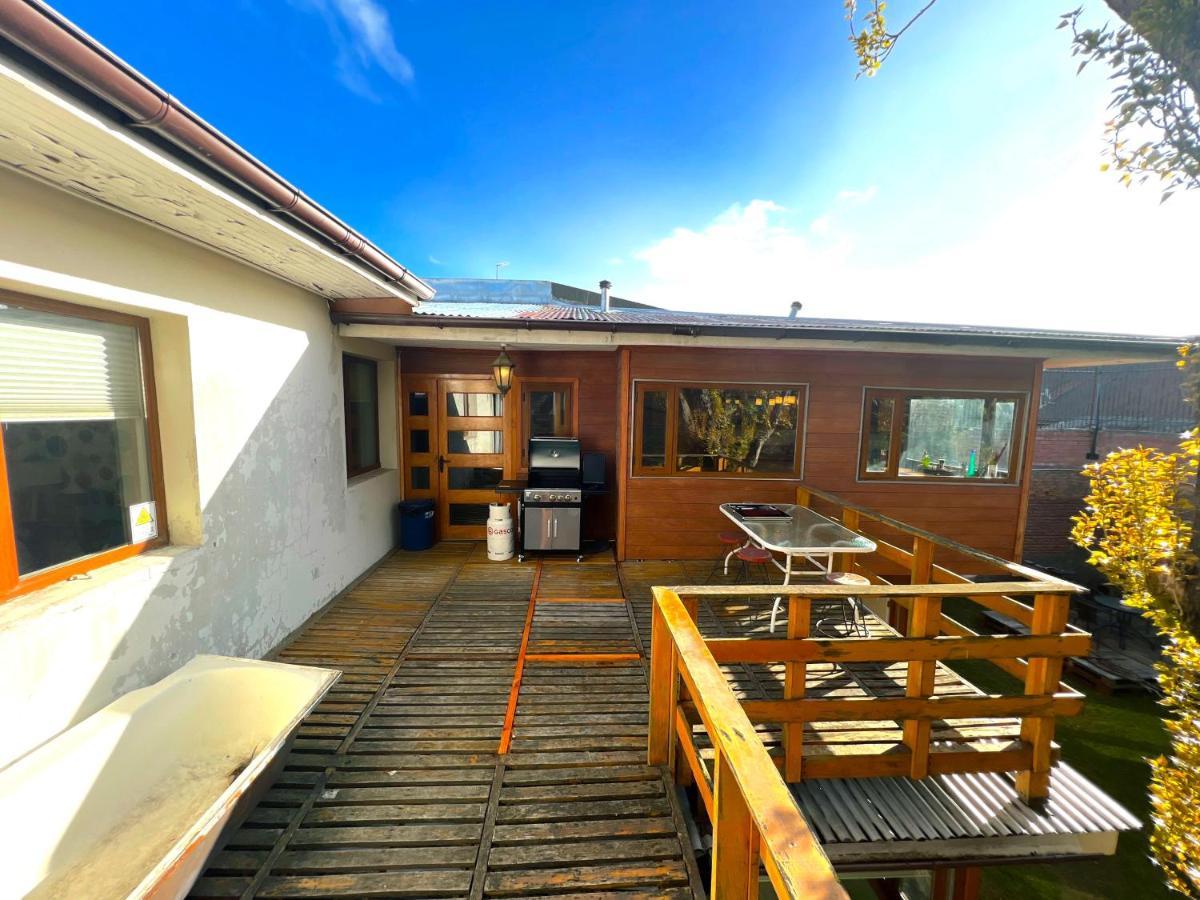 Ferienwohnung Incredible Downtown Duplex With Interior Backyard Punta Arenas Exterior foto