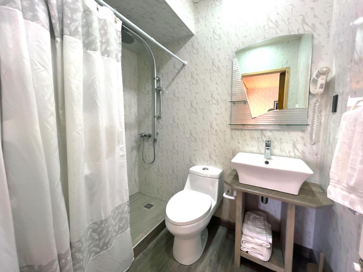 Ferienwohnung Incredible Downtown Duplex With Interior Backyard Punta Arenas Exterior foto