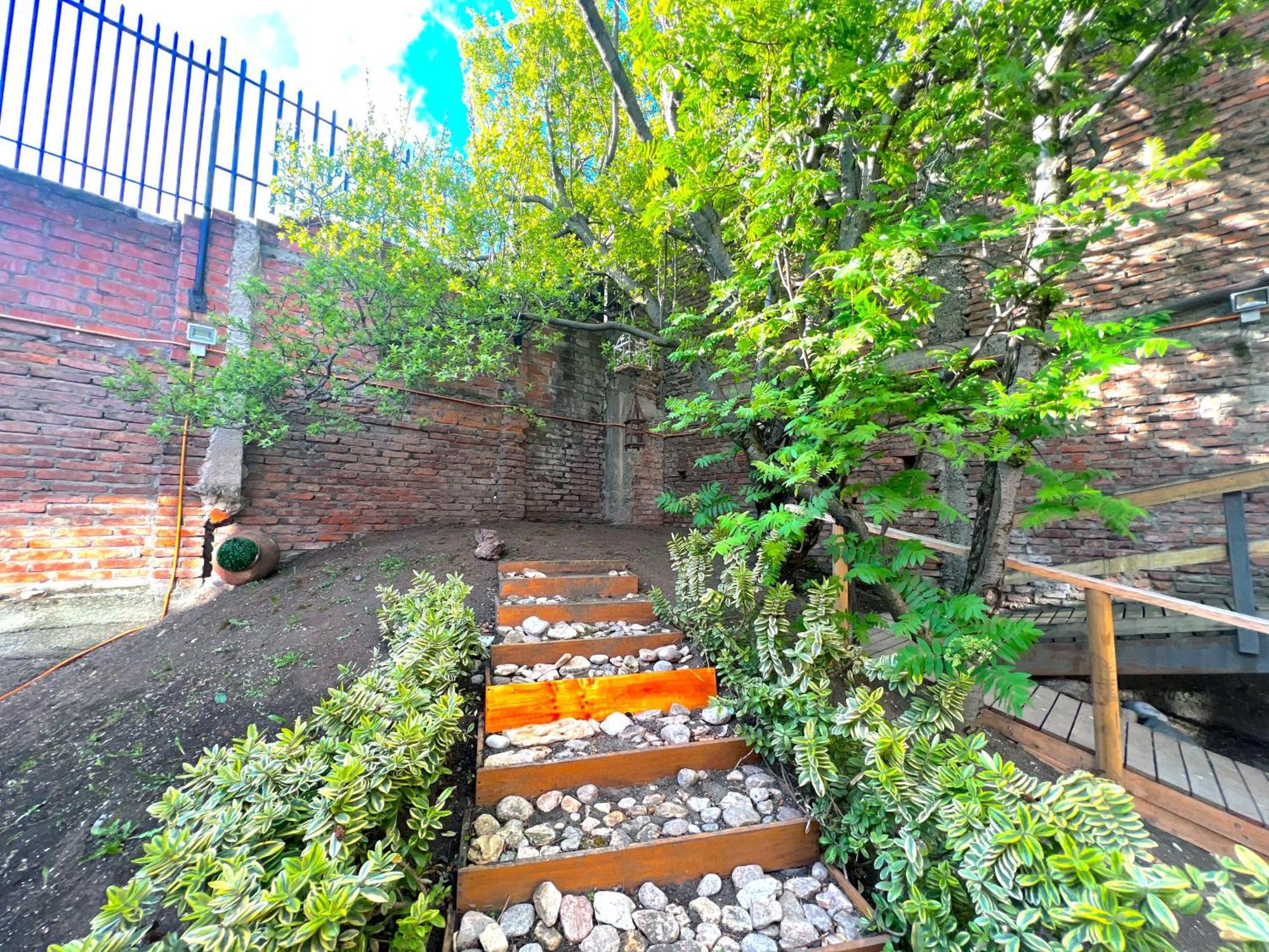Ferienwohnung Incredible Downtown Duplex With Interior Backyard Punta Arenas Exterior foto